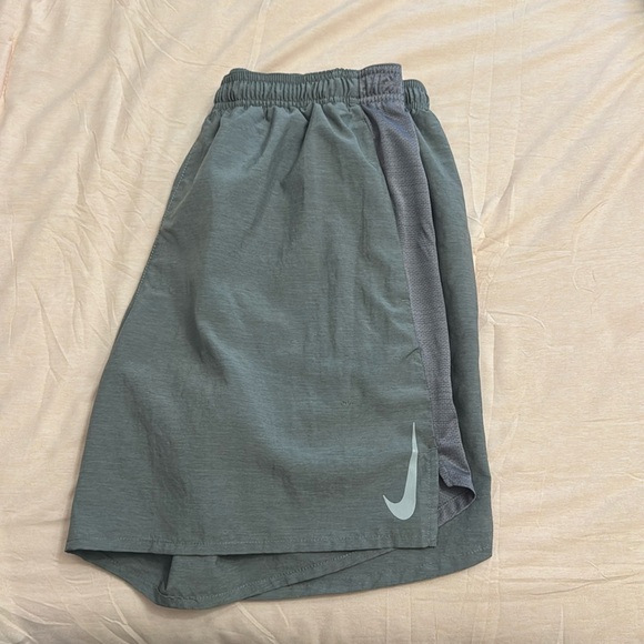 Men’s Nike swim trunks - Picture 1 of 6
